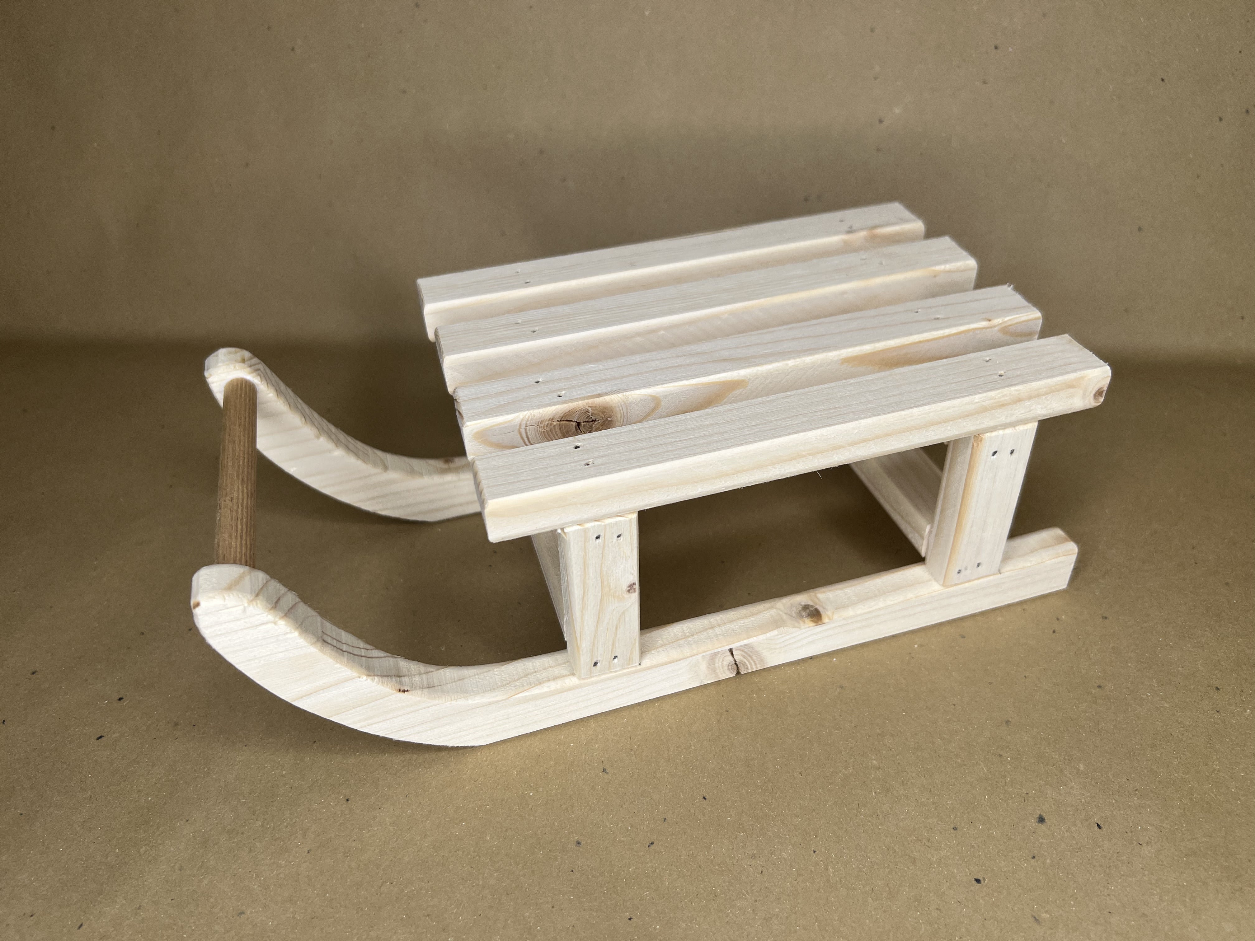 Slitta in legno misura 25x12xh9,5 cm