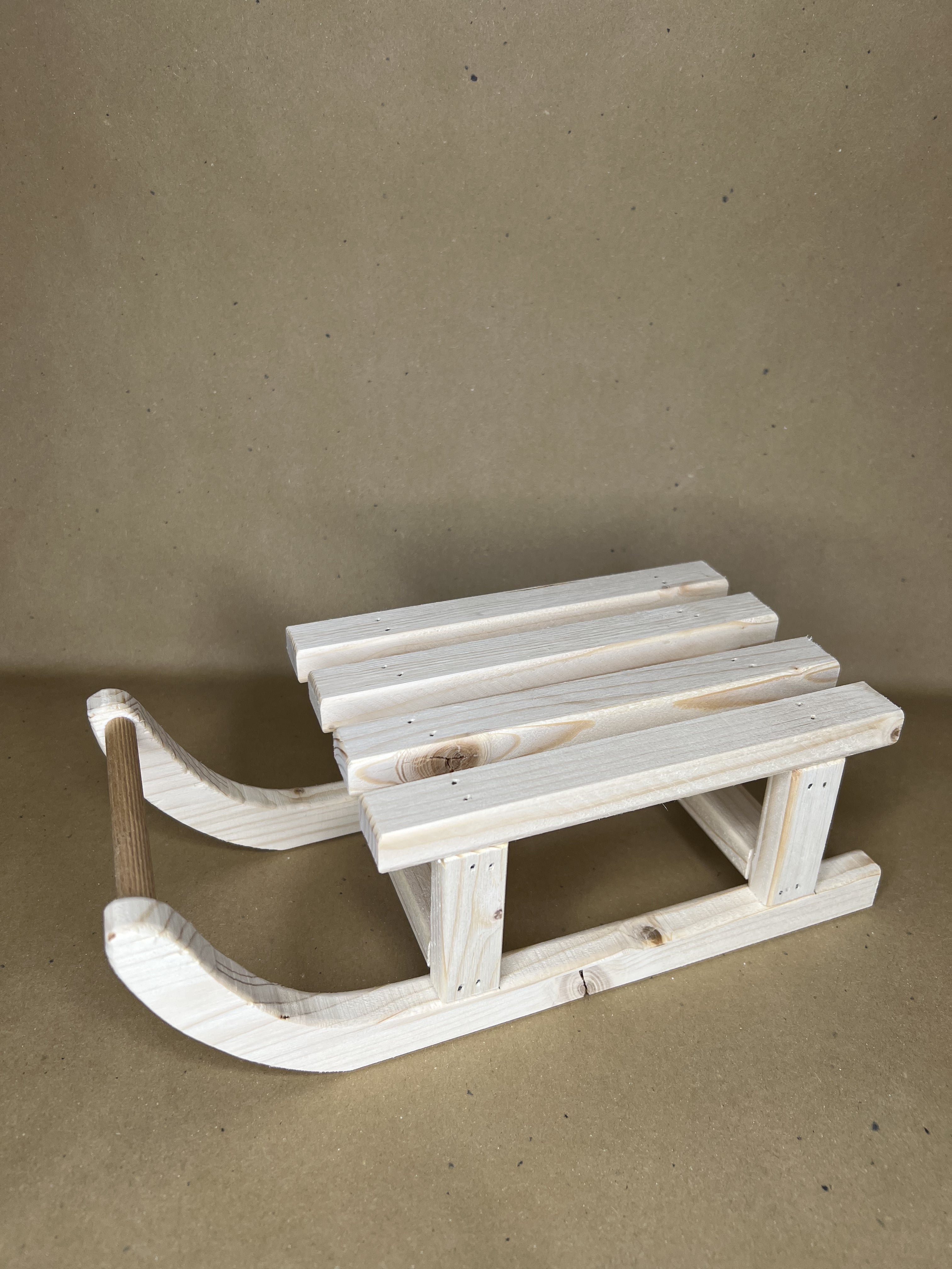 Slitta in legno misura 25x12xh9,5 cm