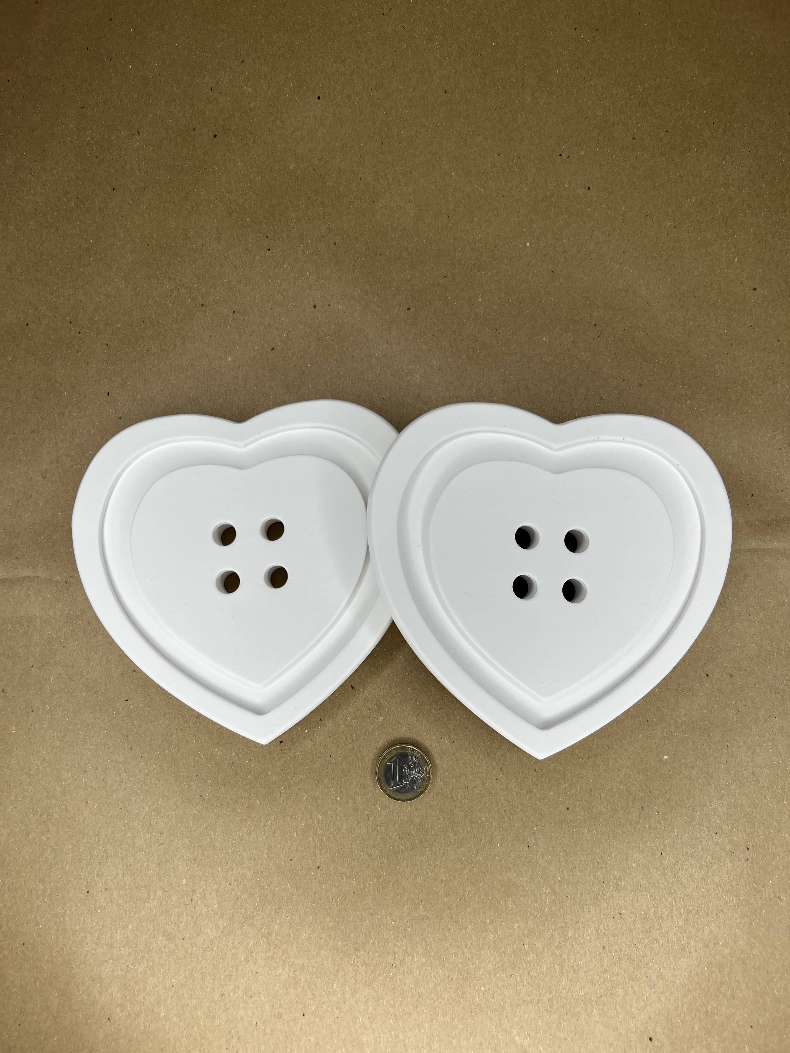Bottone a cuore in gesso - 2 pezzi